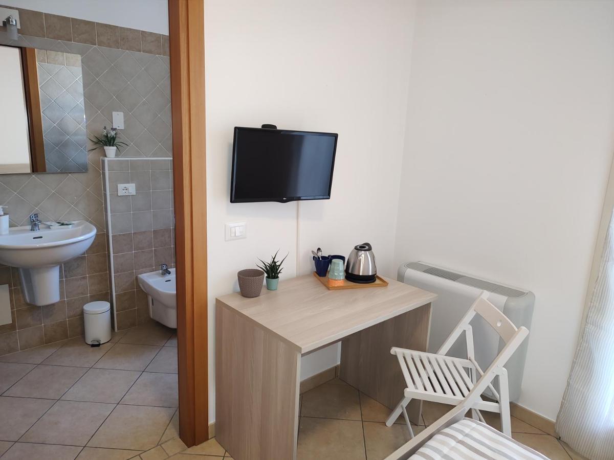 Borgo Levante Camere Порто Виро Екстериор снимка