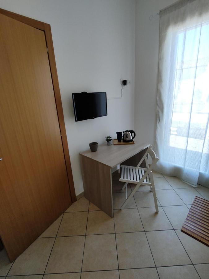 Borgo Levante Camere Порто Виро Екстериор снимка