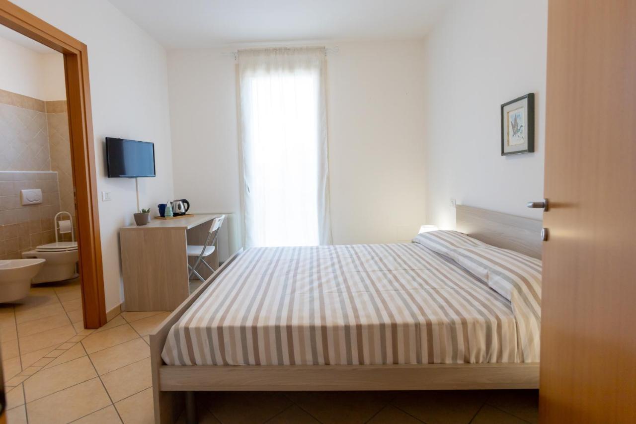Borgo Levante Camere Порто Виро Екстериор снимка