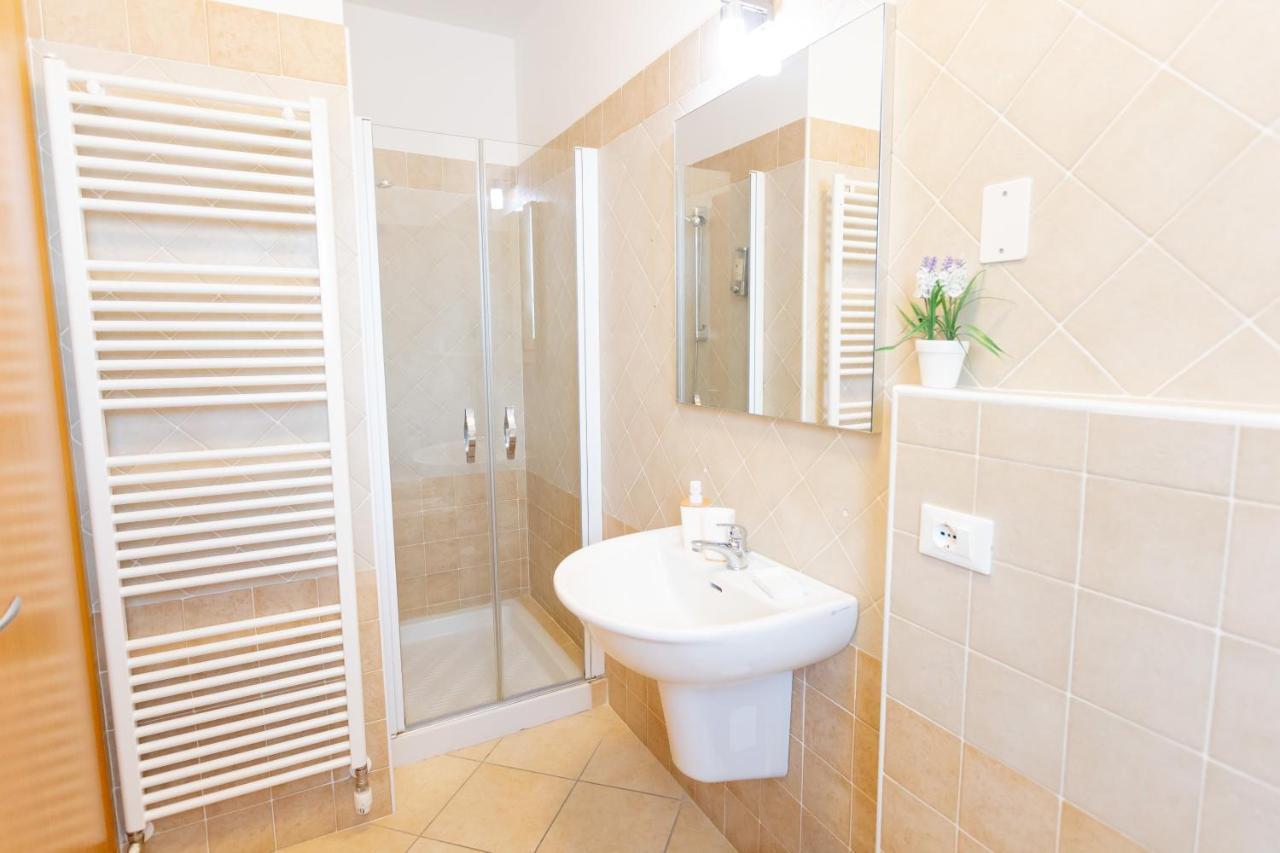 Borgo Levante Camere Порто Виро Екстериор снимка