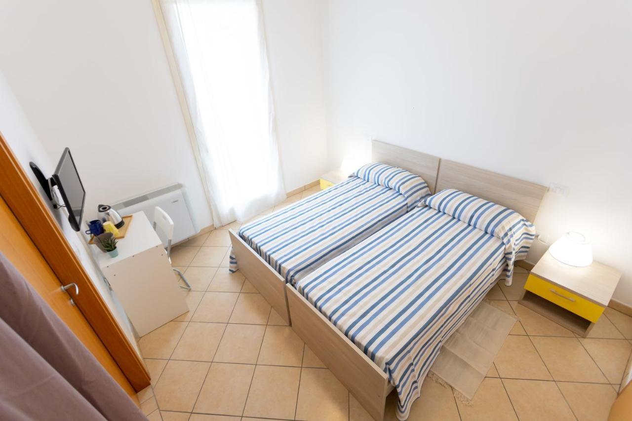 Borgo Levante Camere Порто Виро Екстериор снимка
